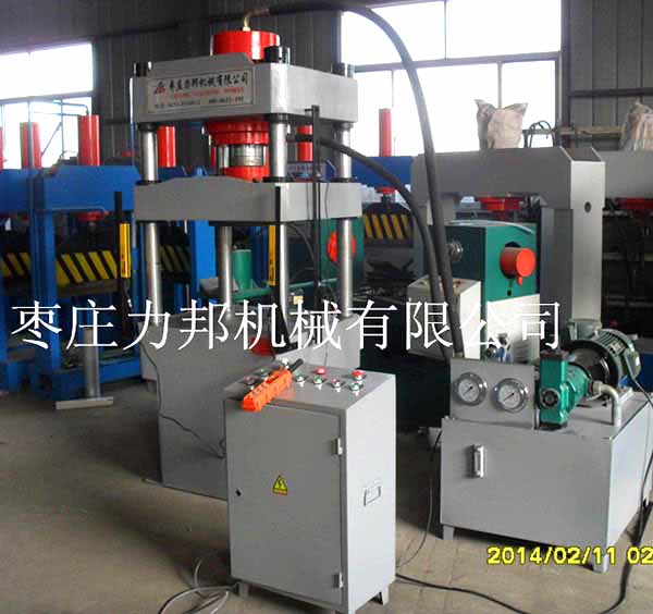 200噸四柱液壓機實物圖