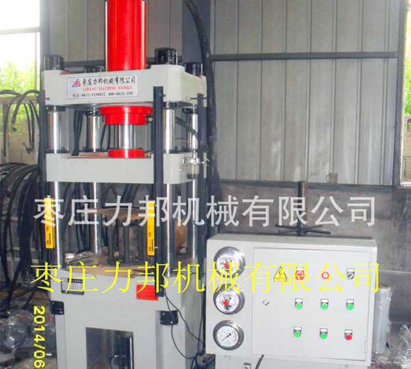 油壓拉伸機實物圖